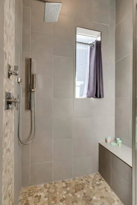 Epic Location- Steps From 12Th S, Sleep12 Villa Nashville Holiday home